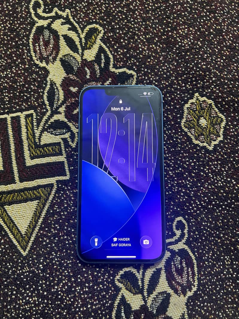 Apple iPhone 13 5