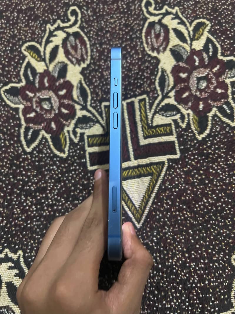 Apple iPhone 13 7