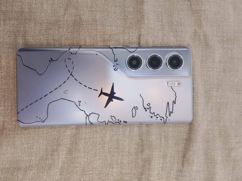 Tecno CAMON 40 Pro 0