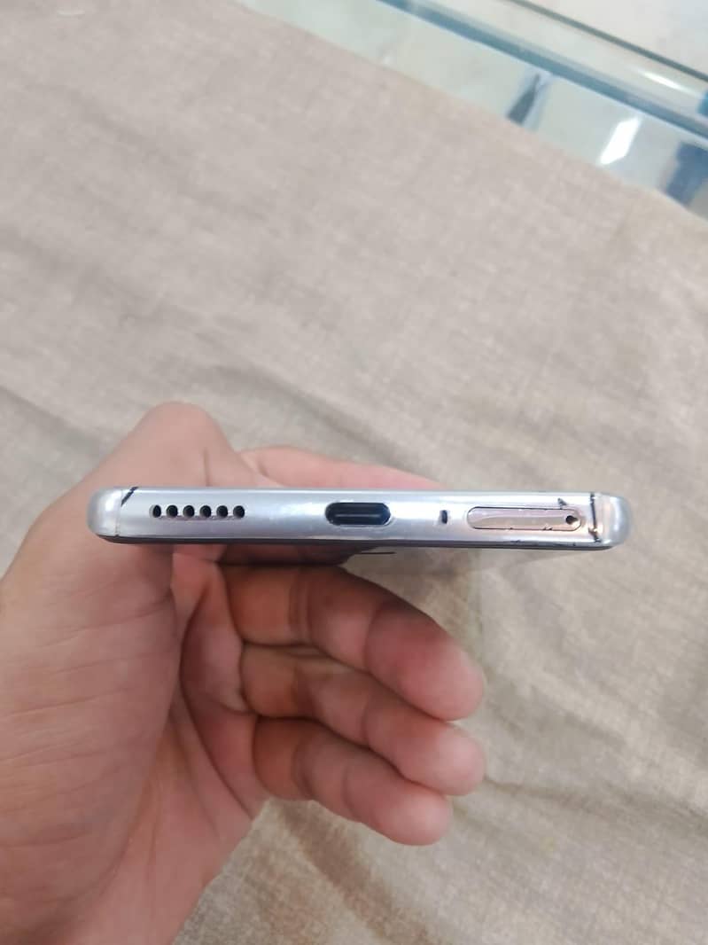 Tecno CAMON 40 Pro 4