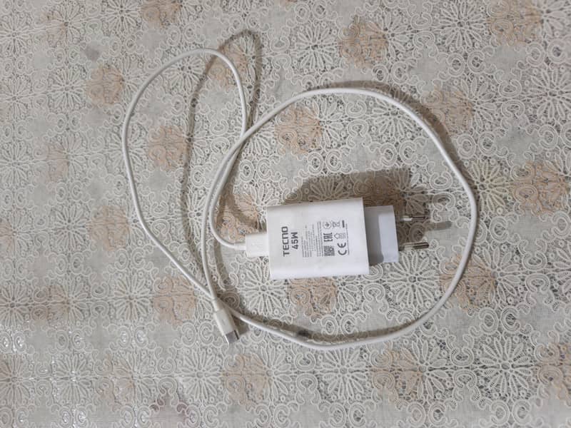 Tecno CAMON 40 Pro 6