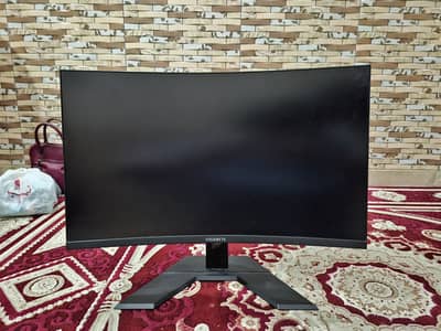 Gigabyte G32QC (165hz 2560x1440p Display)