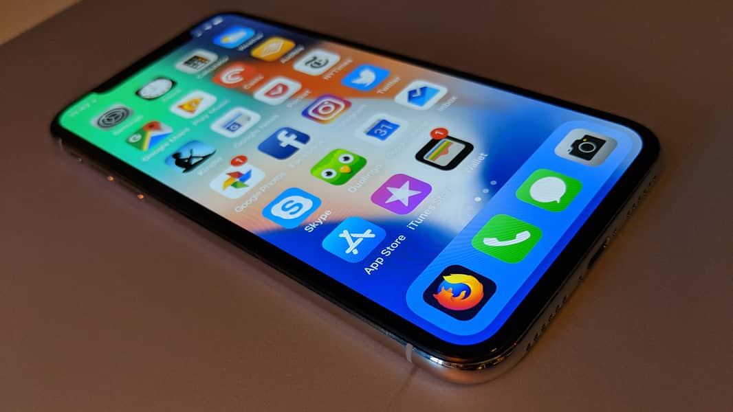 Apple iPhone X 3