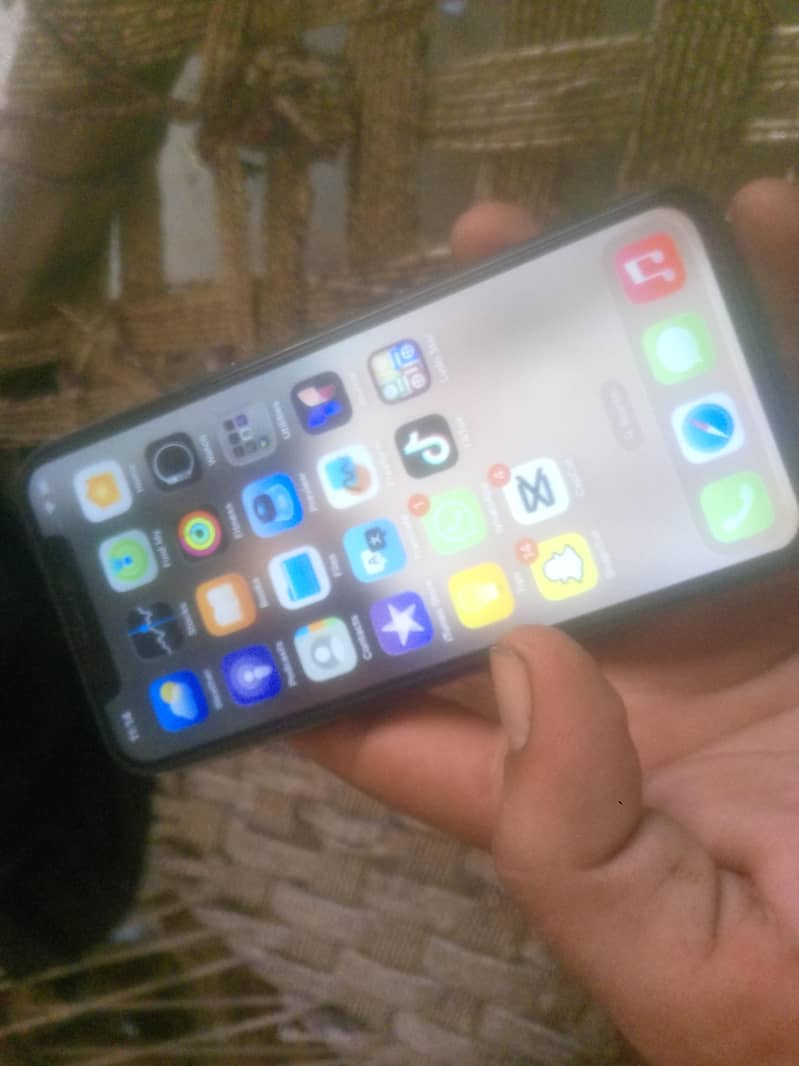 Apple iPhone 11 Pro 2