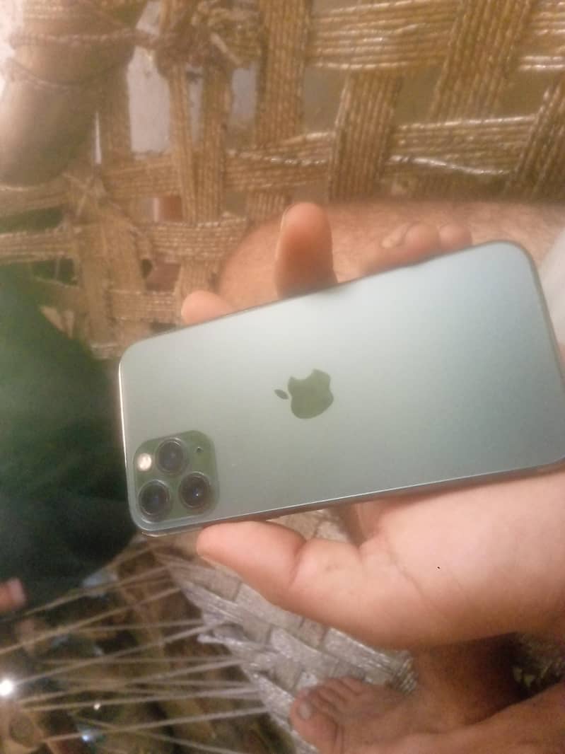 Apple iPhone 11 Pro 3