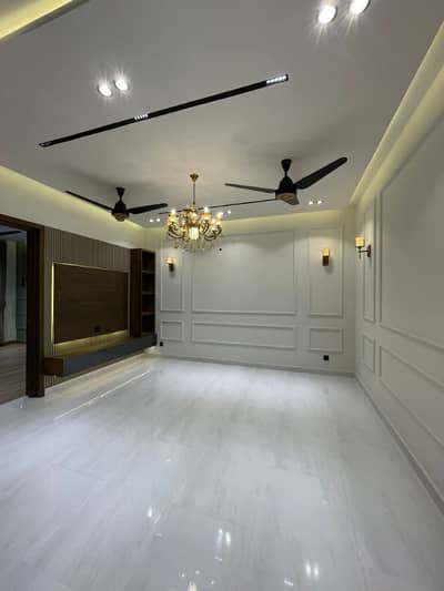 10 Marla brand new luxury Upper Portion For rent Small Family Only Original pictures