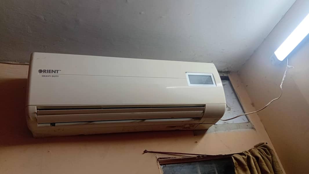 1 Ton orient split AC 1