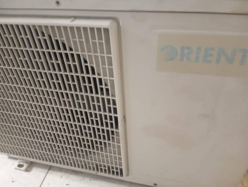 1 Ton orient split AC 2