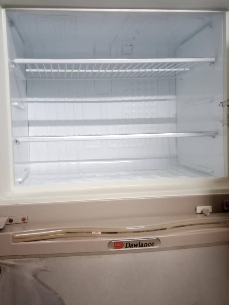 DAWLANCE FRIDGE 3
