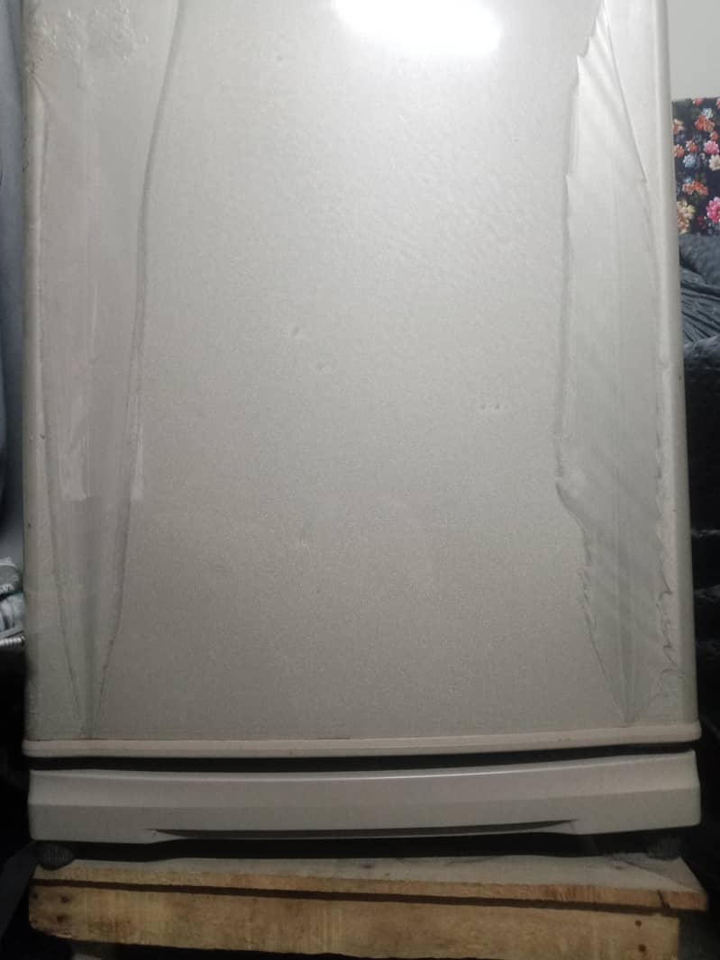 DAWLANCE FRIDGE 9