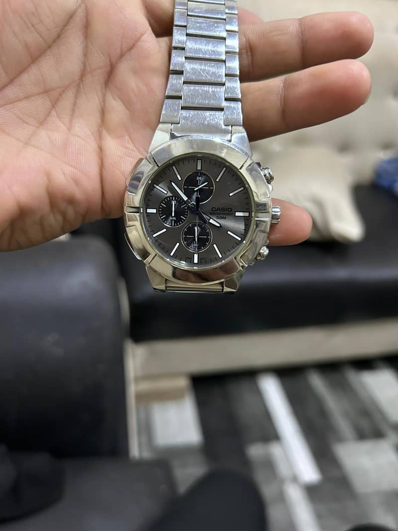 Casio MTP-E501 1