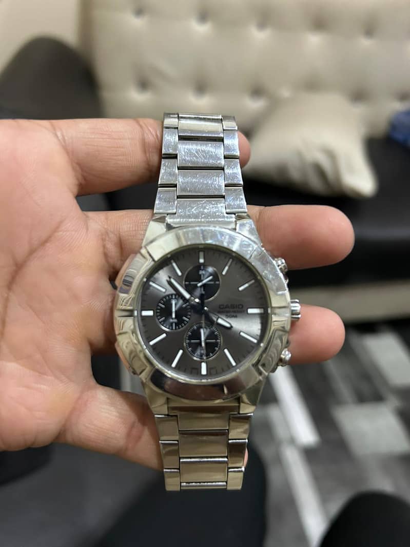 Casio MTP-E501 2