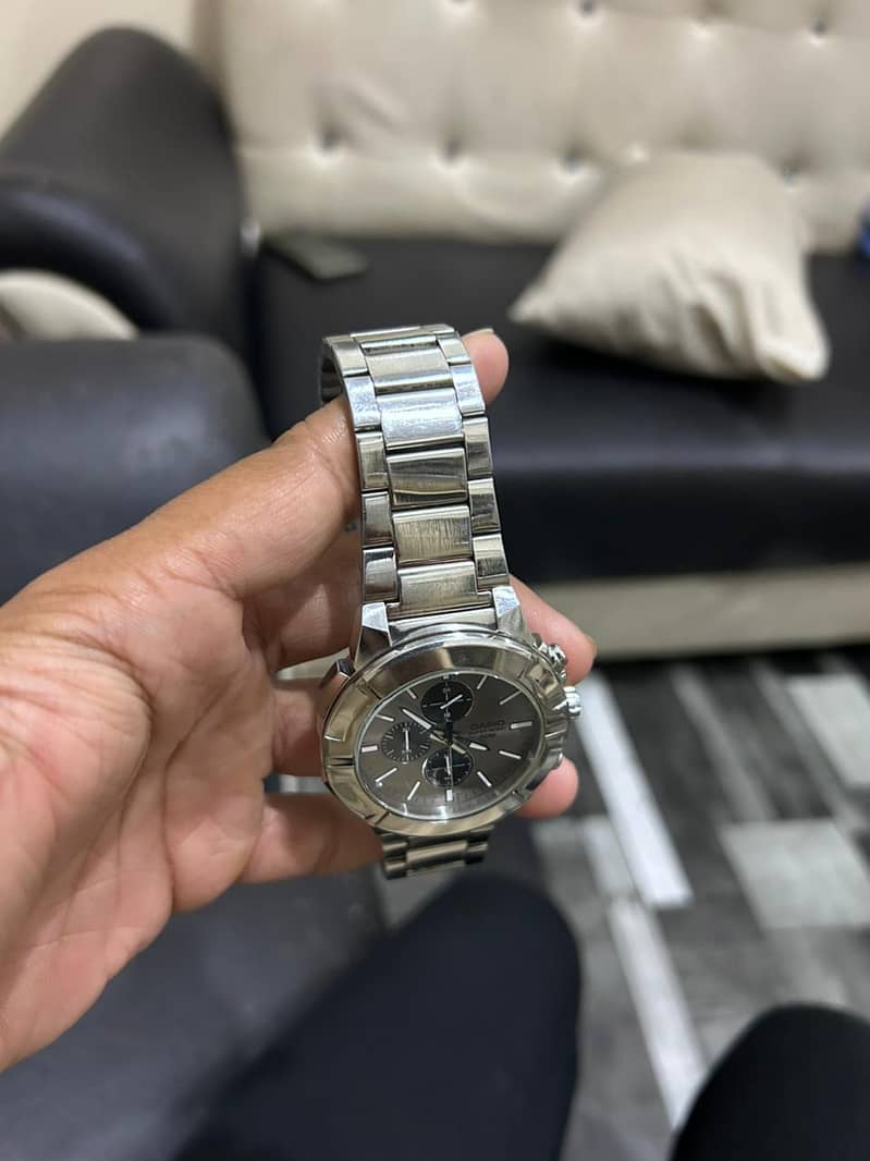 Casio MTP-E501 3