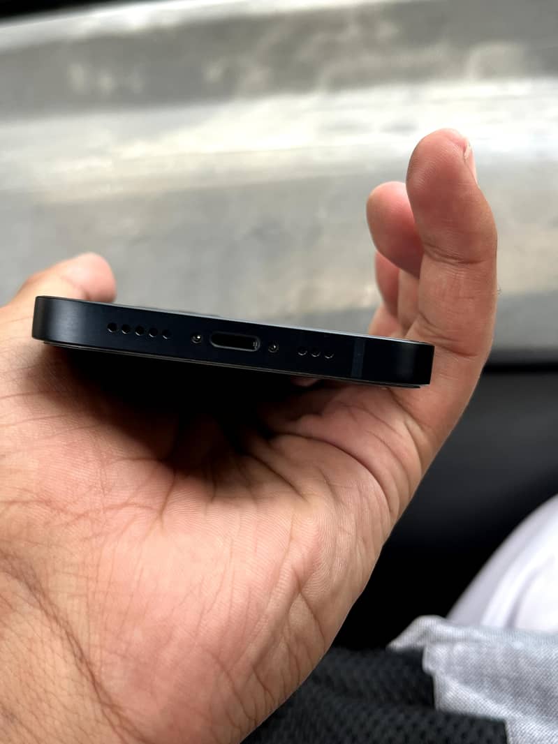 Apple iPhone 13 4