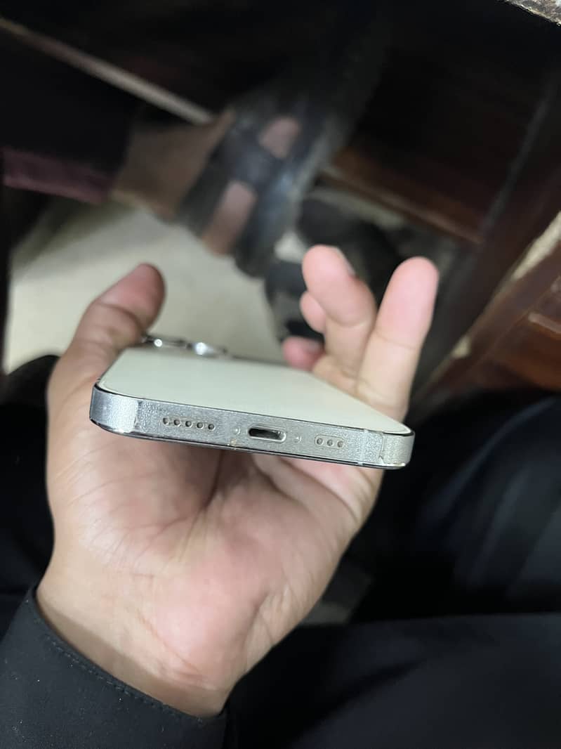 Apple iPhone 13 Pro 2