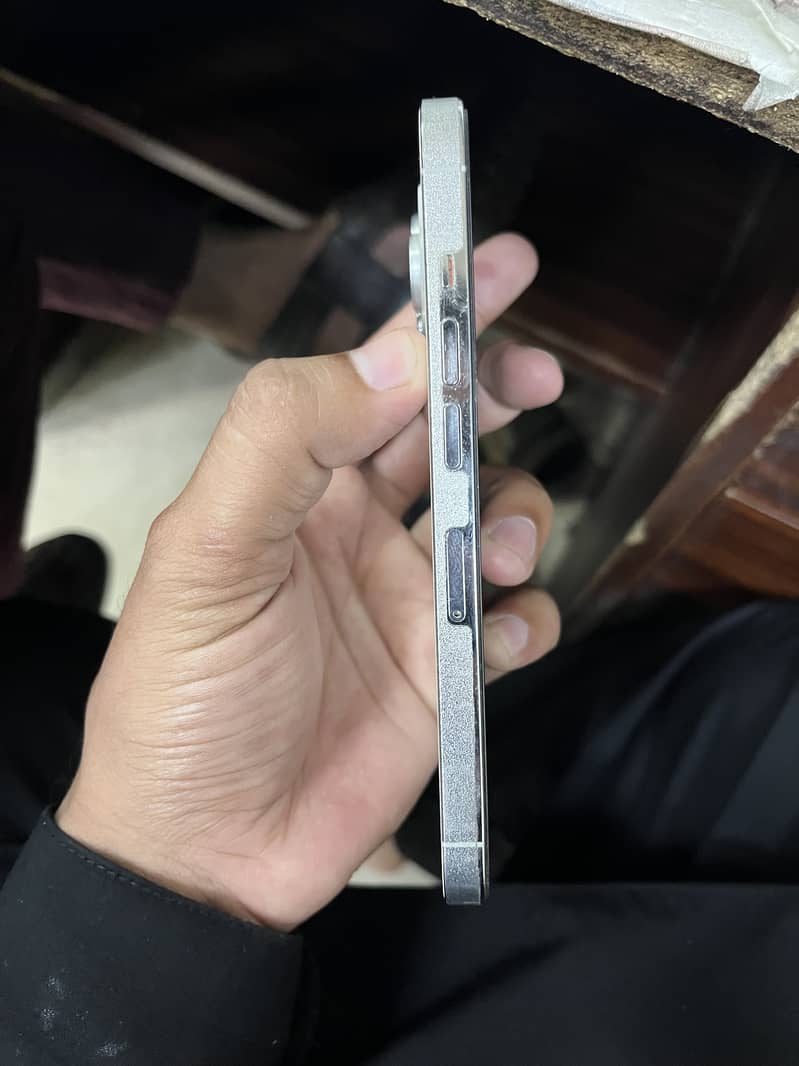 Apple iPhone 13 Pro 3