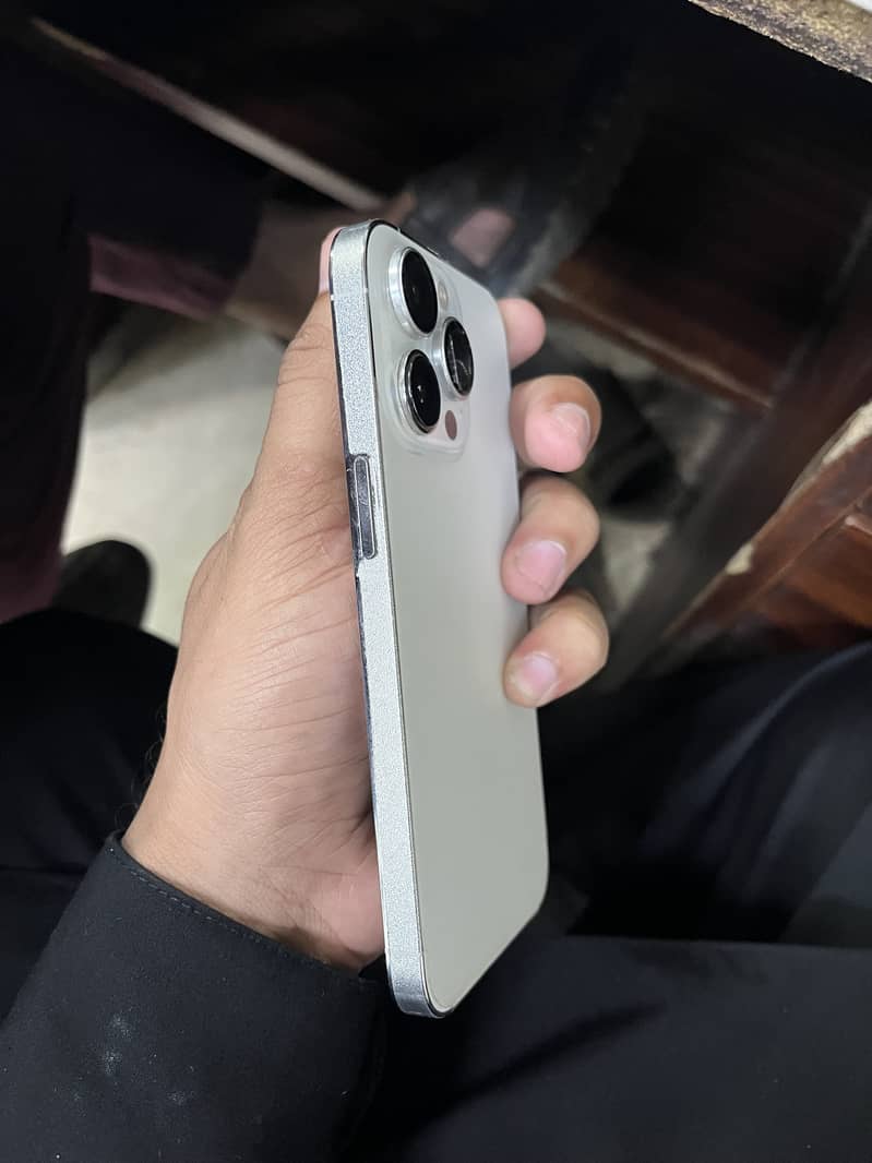 Apple iPhone 13 Pro 4