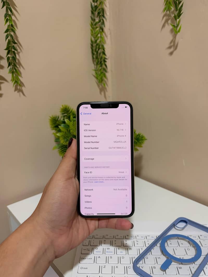 Apple iPhone X 4