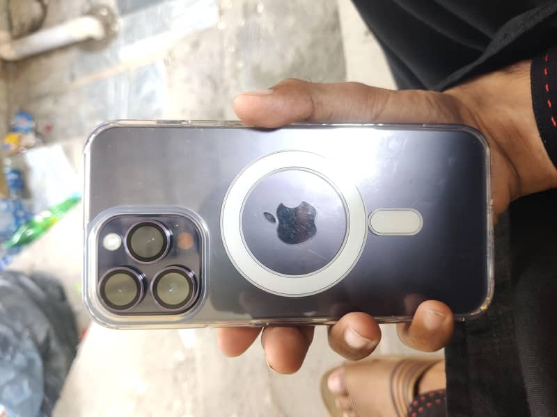 Apple iPhone 14 Pro Max 4