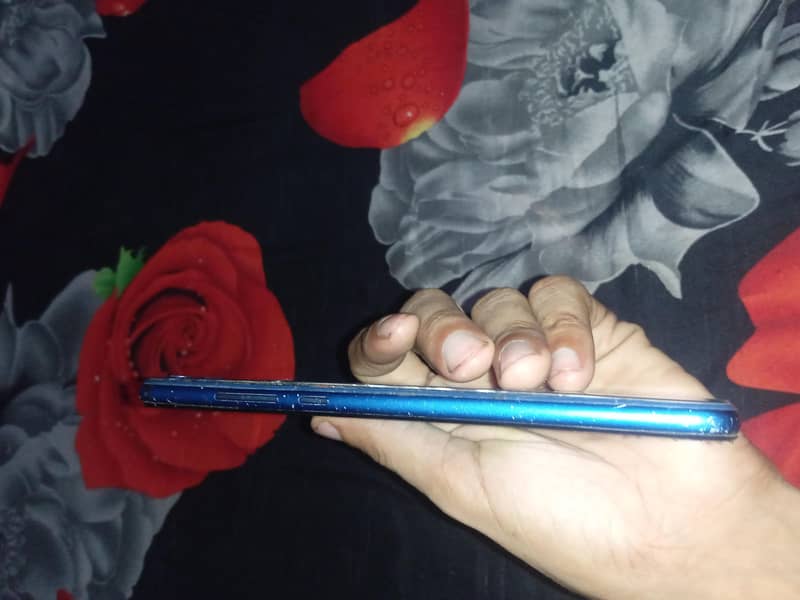 Honor 8X 4