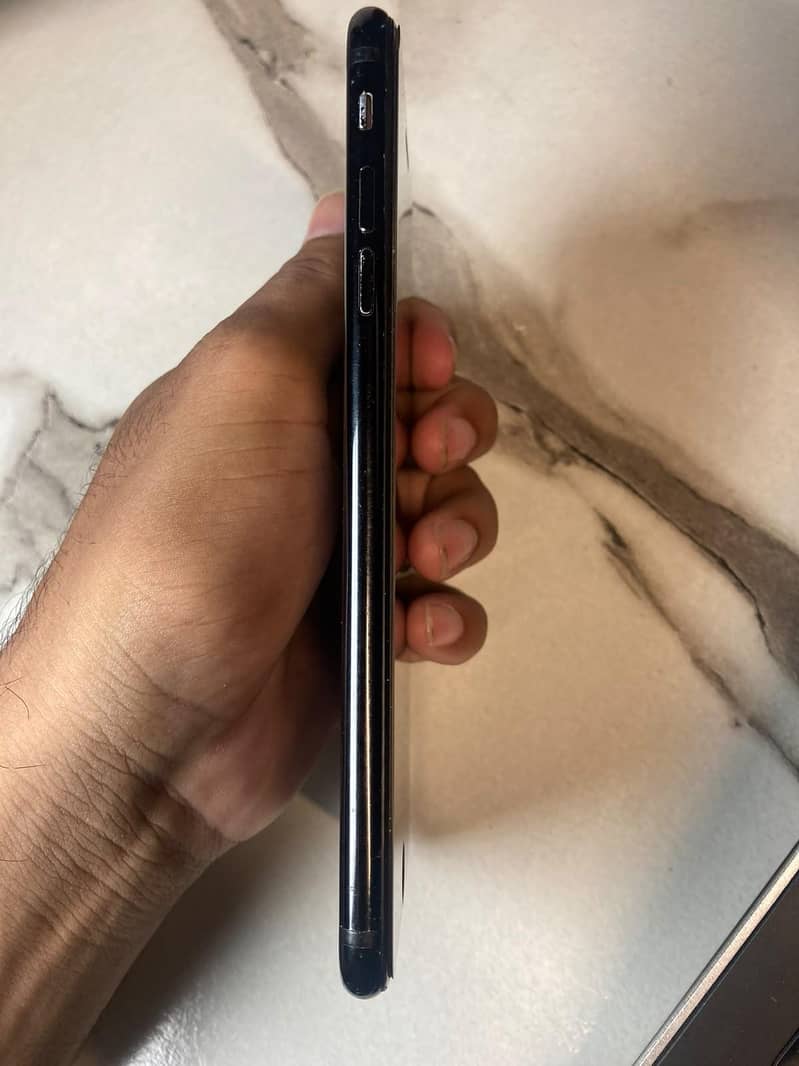 Apple iPhone 7 Plus 0