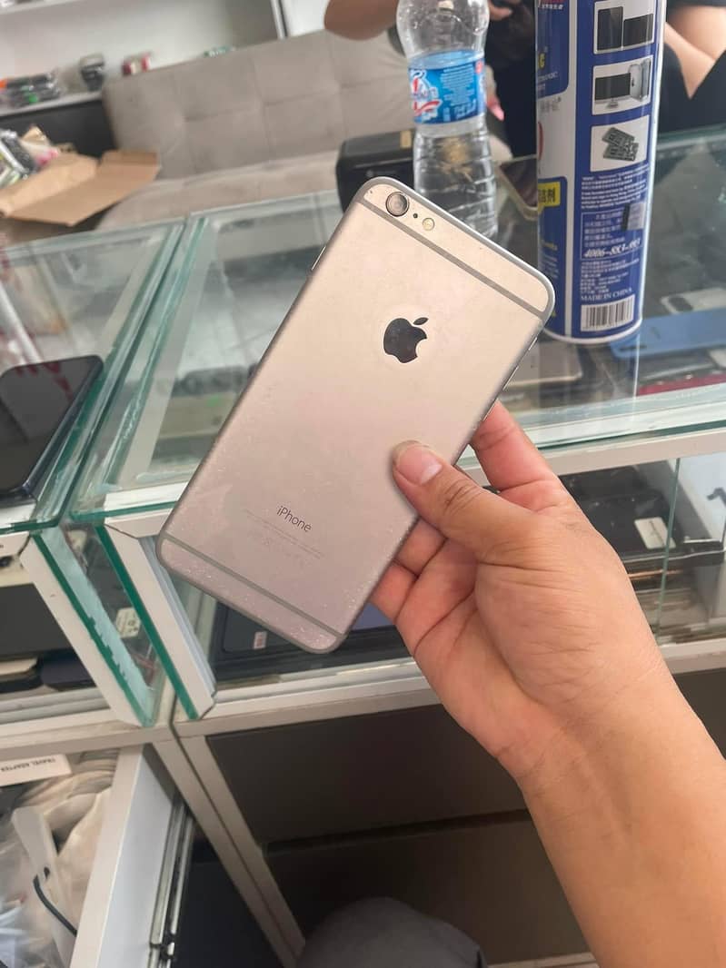 Apple iPhone 6S Plus 3
