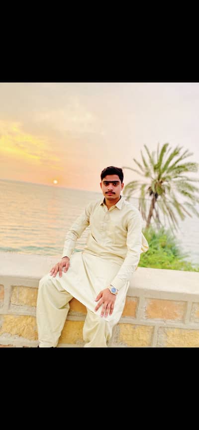 Muje job ki need hai parha likha larka ho