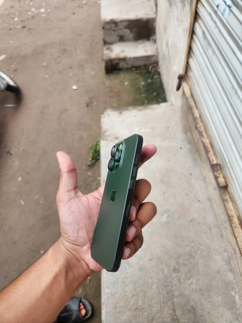 Apple iPhone 13 Pro 0
