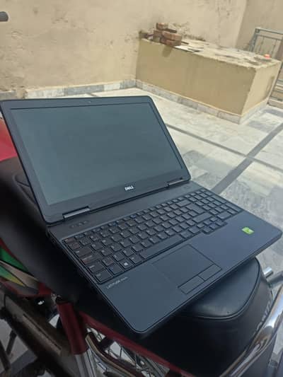 Dell core i7 laptop 12gb ram 2gb Nvidia GeForce graphic 15.6 led