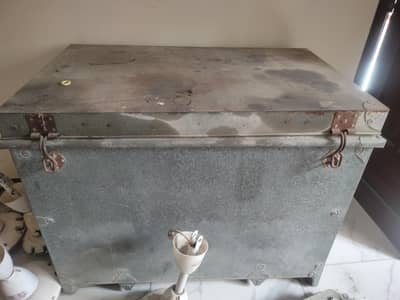 Trunk (sandook) for sale urgent