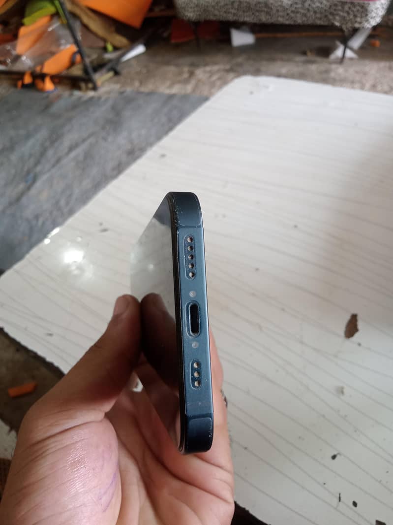 Apple iPhone 13 3