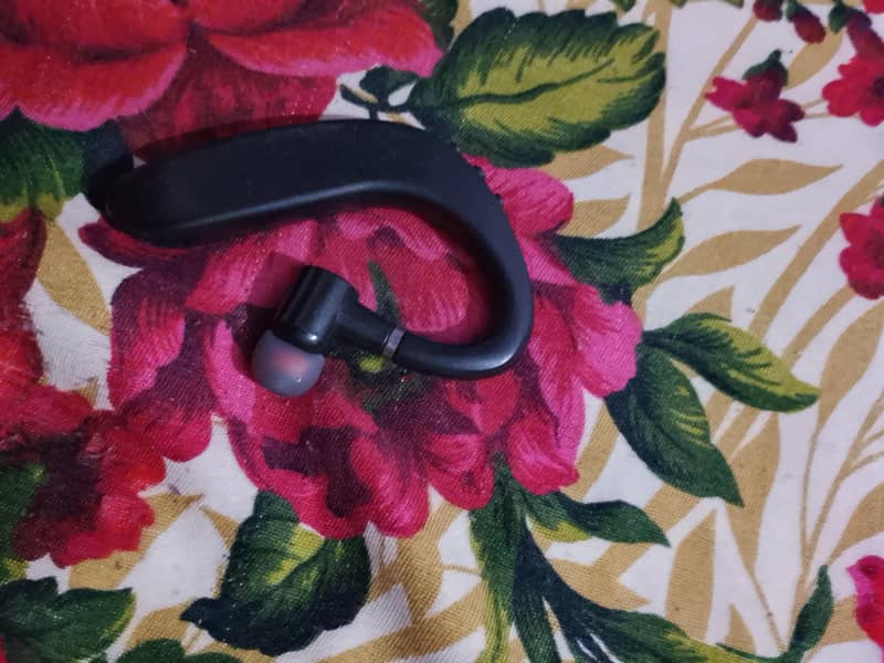 Single Bluetooth Headset 2