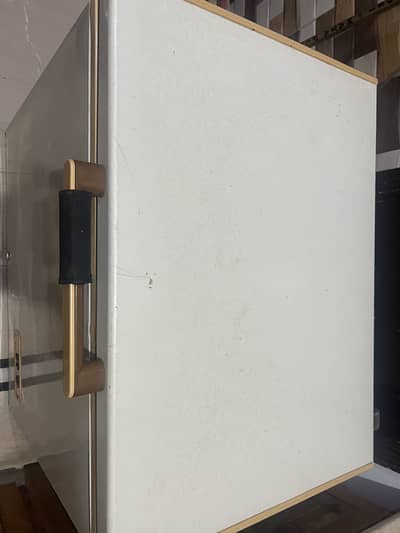 Selling dawlance Refrigerator