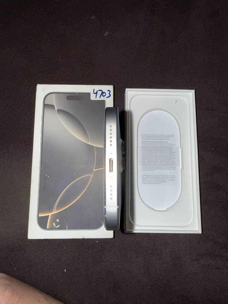 Apple iPhone 16 Pro Max 10