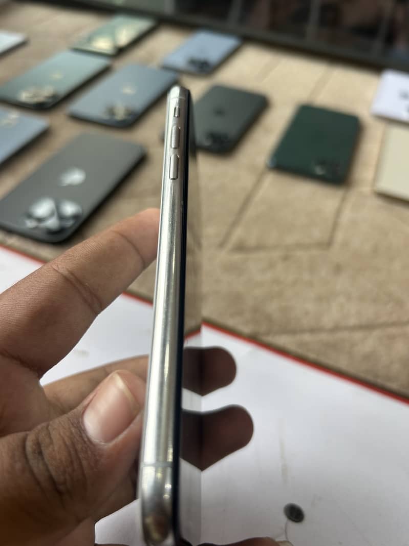 Apple iPhone X 0