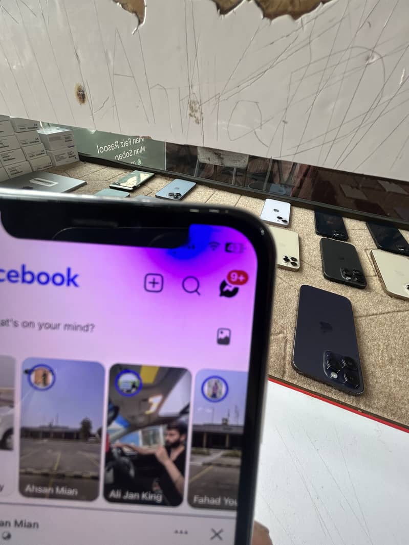 Apple iPhone X 4