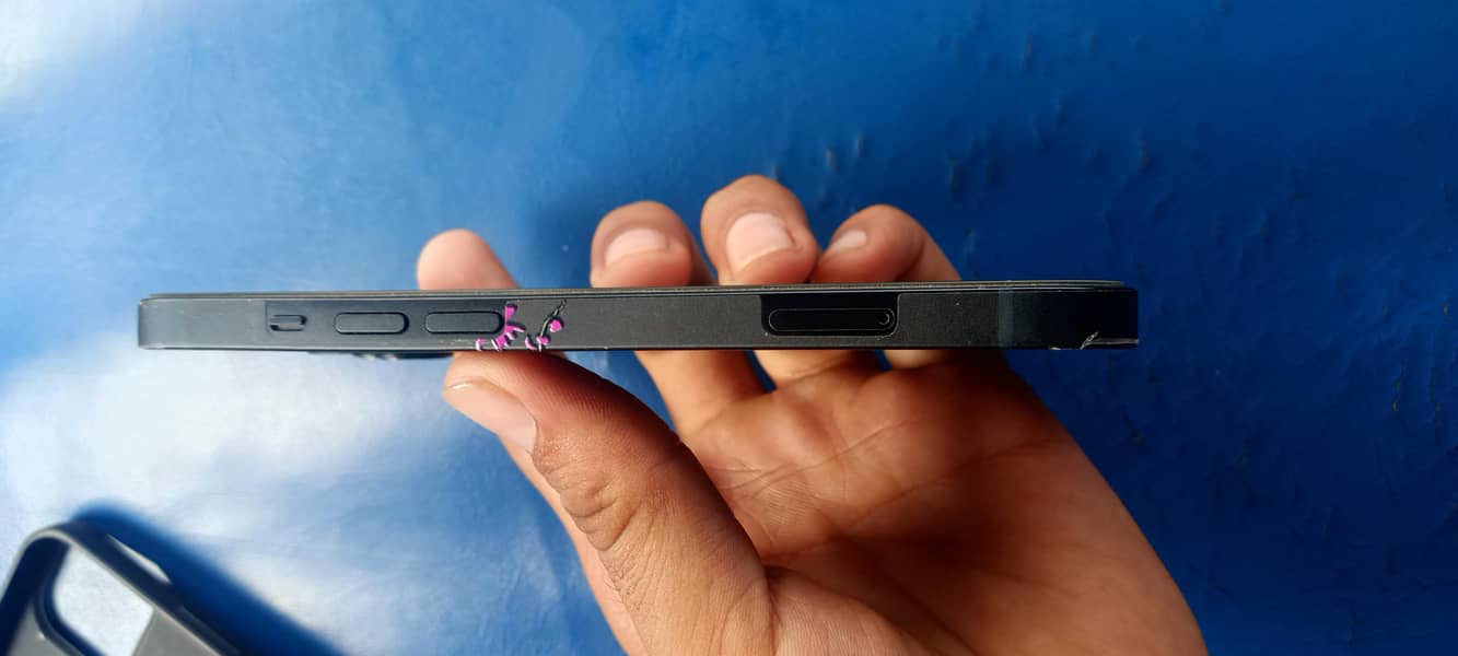 Apple iPhone 13 5