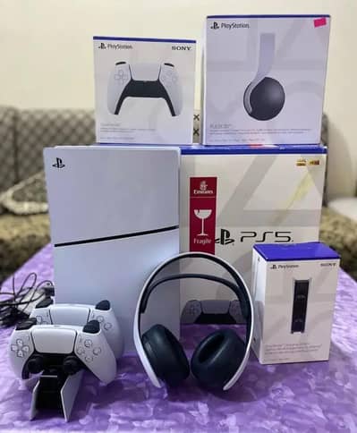 Sony playstation ps5 Good Cond With 2 Controller.