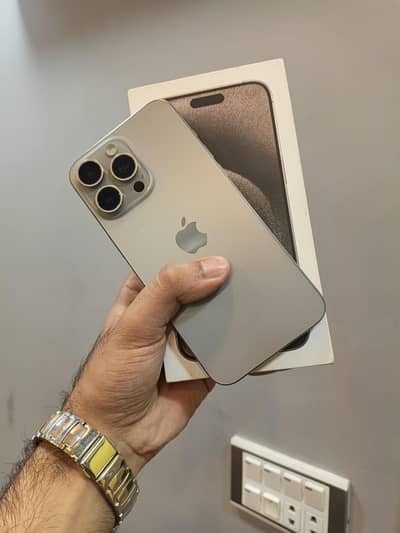 iPhone 15 Pro Max 256 JV WITH BOX LUSH PHONE
