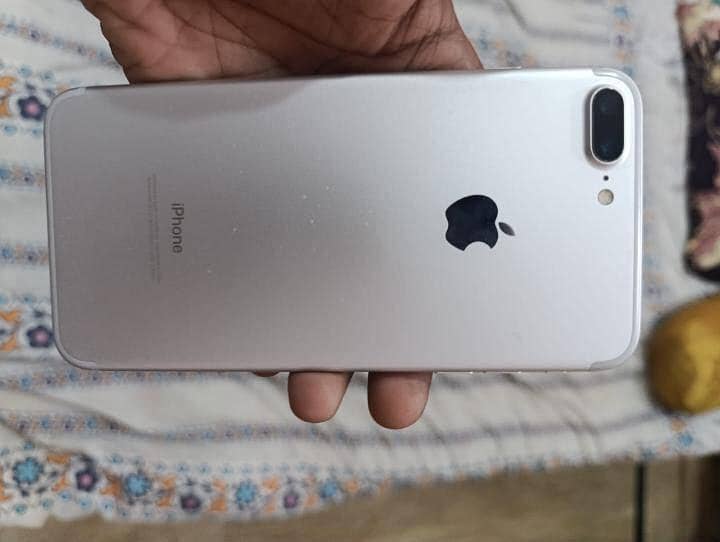 Apple iPhone 7 Plus 1