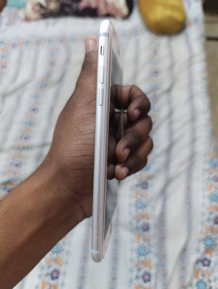 Apple iPhone 7 Plus 3