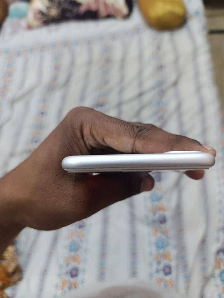 Apple iPhone 7 Plus 4