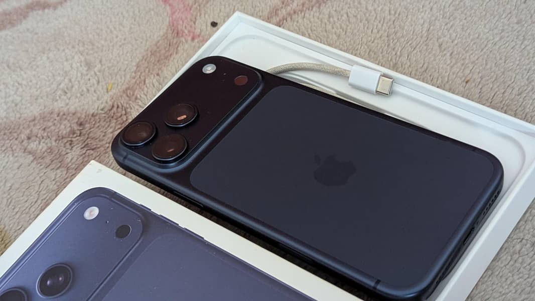 Apple iPhone 17 Pro Max 9