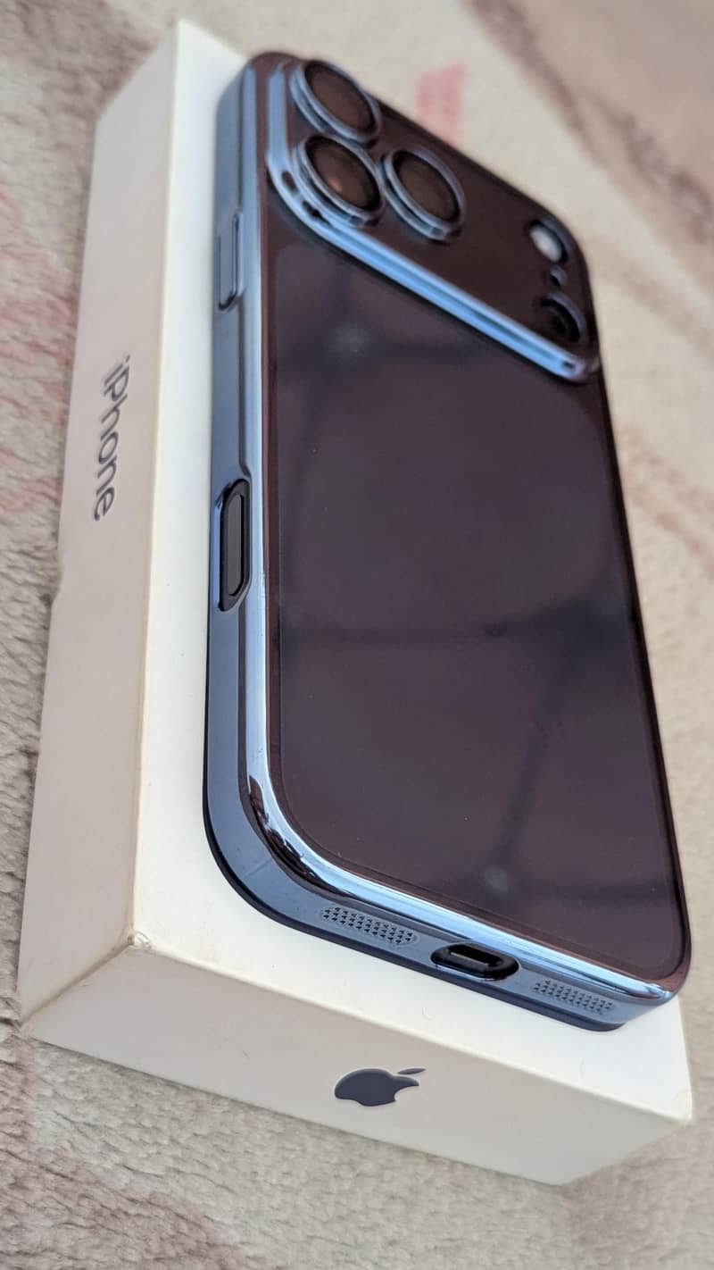 Apple iPhone 17 Pro Max 12