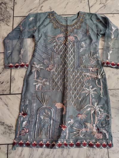 Size Medium: Elegant Grey Embroidered Organza 3-Piece Festive Suit