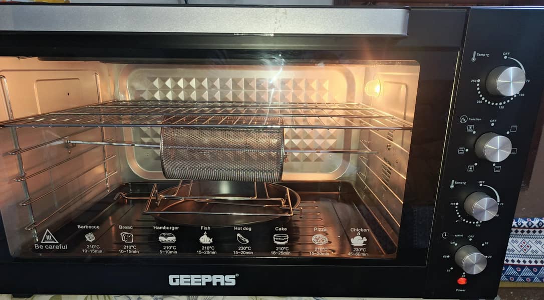 Geepas Multi-Function Oven 1