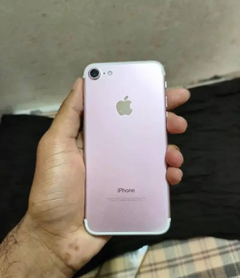 Apple iPhone 7 0