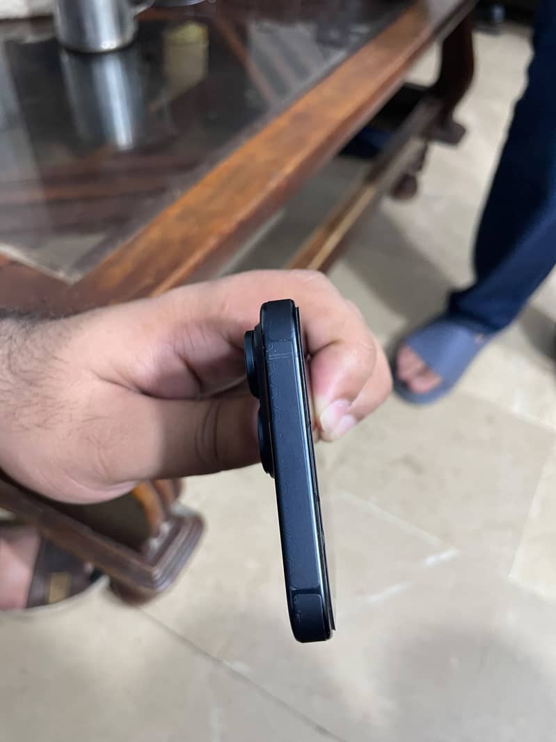 Apple iPhone 15 Pro Max 3