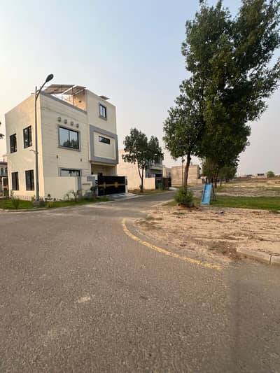 New Lahore City Phase 3 Premier Enclave 5 Marla Plot Prime Location On Ground Possession Plot For Sale In New Lahore City Near To Bahria Town Lahore