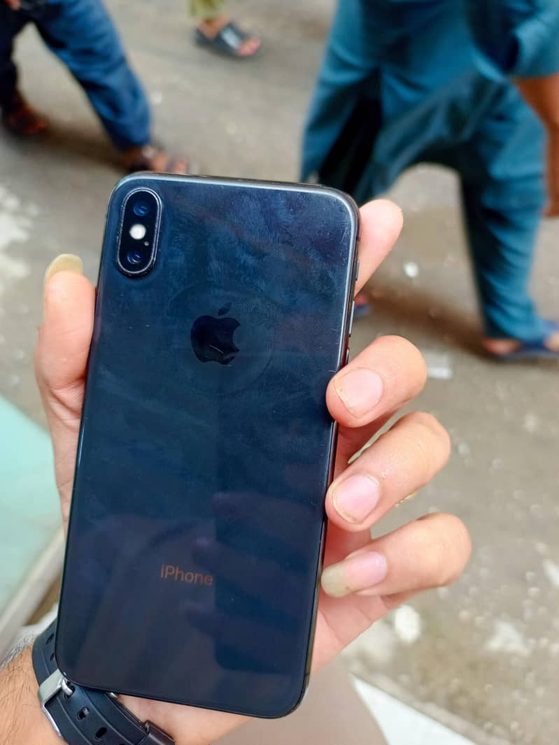 Apple iPhone X 4